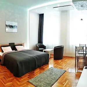 unique-town-apartment-clear-comfort.inbudapesthotels.com/