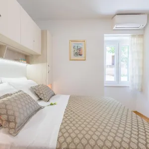 apartman-grgur.splithotels.org/